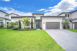 5718 W Ashwood Cir W, Hollywood