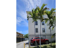 2138 Sw 6 St 403, Miami