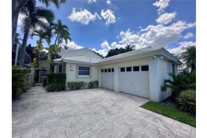 1251 E Wilshire Cir E, Pembroke Pines