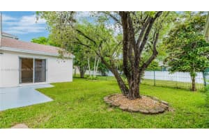 301 NW 207th Ave, Pembroke Pines, FL 33029 - MLS#A11850123