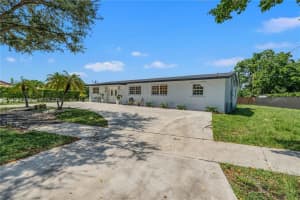 10351 Sw 49th St, Miami