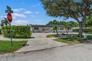 10351 SW 49th St, Miami, FL 33165 - MLS#A11850125