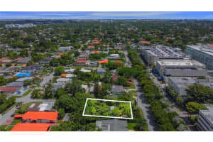 6256 Sw 32nd St, Miami
