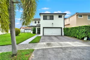 10521 Sw 67th St, Miami