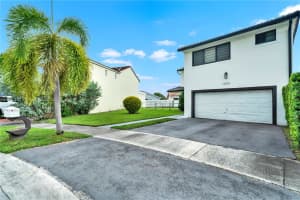 10521 Sw 67th St Miami, FL 33173 - MLS#A11850132