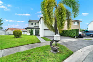 10521 Sw 67th St Miami, FL 33173 - MLS#A11850132