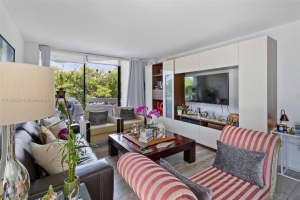 2501 Brickell Ave 307, Miami