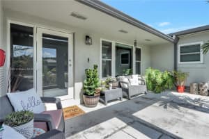 1824 Sw 100th Ave Miami, FL 33165 - MLS#A11850303