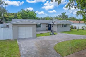2221 N 43rd Ave, Hollywood, FL 33021 - MLS#A11850421