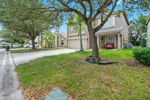 9842 N Grand Duke Cir Tamarac, FL 33321 - MLS#A11850451