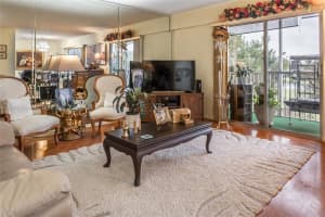 850 Sw 133rd Ter 410b, Pembroke Pines