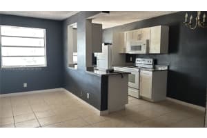 1100 Ne 1st Ct 108, Hallandale Beach