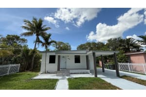 980 Ne 146th St, North Miami