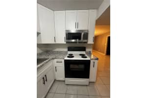 109 Gardens Dr 103 Pompano Beach, FL 33069 - MLS#A11850703