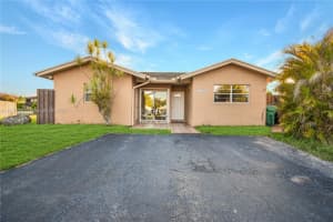13880 Sw 44th Ter, Miami