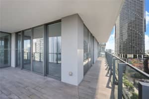88 SE 7th St, Miami, FL 33131, Sold 09/02/25