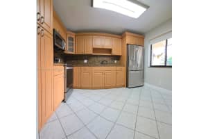 302 Lakeview Dr 102 Weston, FL 33326 - MLS#A11850786