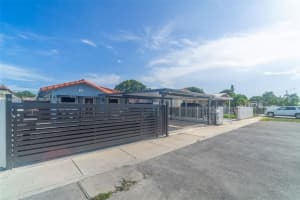 686 E 33rd St, Hialeah, FL 33013, Sold 09/19/25