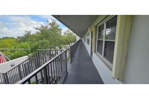 251 Sw 132 Way 417h, Pembroke Pines