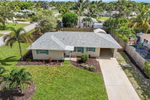 110 E Windsor Rd E Jupiter, FL 33469 - MLS#A11850896