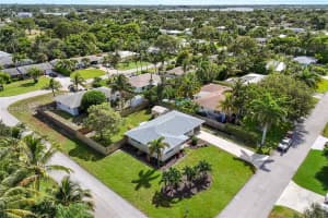 110 E Windsor Rd E Jupiter, FL 33469 - MLS#A11850896