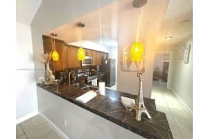 18850 Nw 57th Ave 306, Hialeah