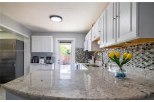 2950 Ne 11th Ave, Pompano Beach