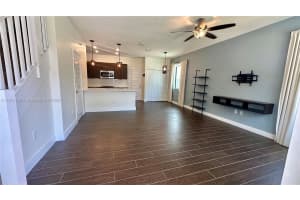 4700 Nw 83rd Psge . Doral, FL 33166 - MLS#A11851188