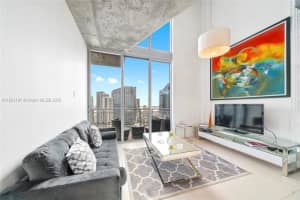 690 Sw 1st Ct Phii04, Miami
