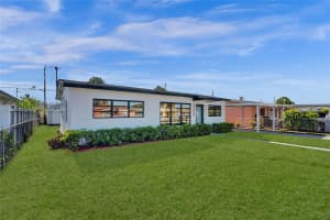 4631 E 8th Ct Hialeah, FL 33013 - MLS#A11851203