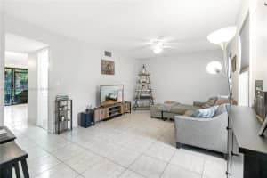 3 Laredo Pl 6-10 Davie, FL 33324 - MLS#A11851262