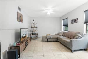 3 Laredo Pl 6-10 Davie, FL 33324 - MLS#A11851262