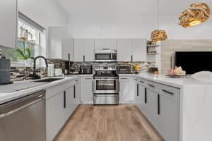18266 Nw 6th St, Pembroke Pines