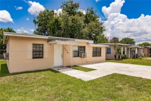 6330 Rodman St Hollywood, FL 33023 - MLS#A11851310