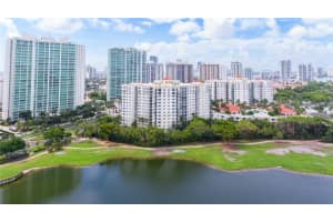 20000 E Country Club Dr 1114, Aventura