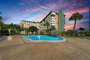 4330 Hillcrest Dr 516 Hollywood, FL 33021 - MLS#A11851409