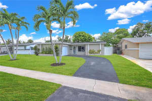 6531 Nw 24th Pl Sunrise, FL 33313 - MLS#A11851417
