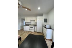 2410 Thomas St 3c Hollywood, FL 33020 - MLS#A11851426