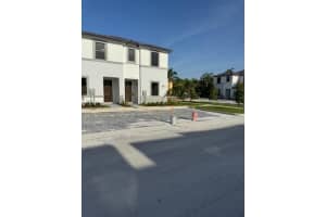 1037 NW 1 ave, Florida City, FL 33034 - MLS#A11851440