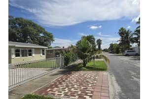 330 Sw 13th St 330 Dania Beach, FL 33004 - MLS#A11851501