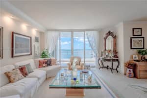808 Brickell Key Dr 1008, Miami