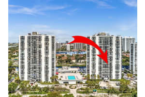 3675 N Country Club Dr 707, Aventura