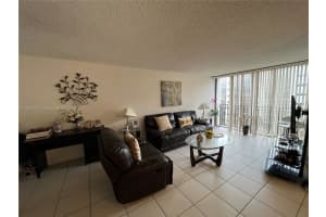 16909 N Bay Rd 707, Sunny Isles Beach, FL 33160 - MLS#A11851678