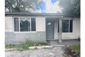 6313 Hayes St Hollywood, FL 33024 - MLS#A11851696