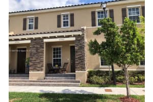 17103 Sw 96th St, Miami