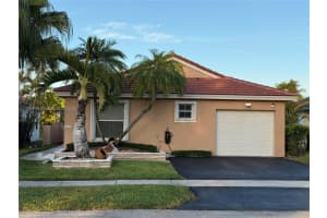 2002 Nw 184th Way, Pembroke Pines