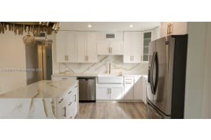 151 Sw 134th Way 214n, Pembroke Pines