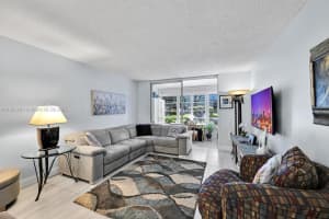 9300 Lime Bay Blvd 103 Tamarac, FL 33321 - MLS#A11851763