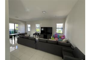 8283 NW 47th Ln, Doral, FL 33166 - MLS#A11851859