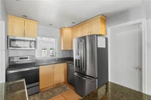 6121 NW 45th Ave, Fort Lauderdale, FL 33319 - MLS#A11851871